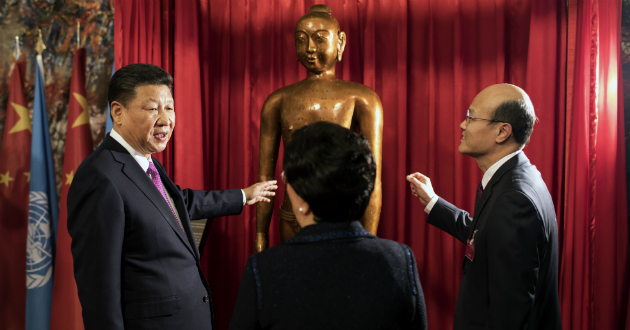 中国国家主席习近平与世卫组织总干事陈冯富珍为针灸铜像揭幕
